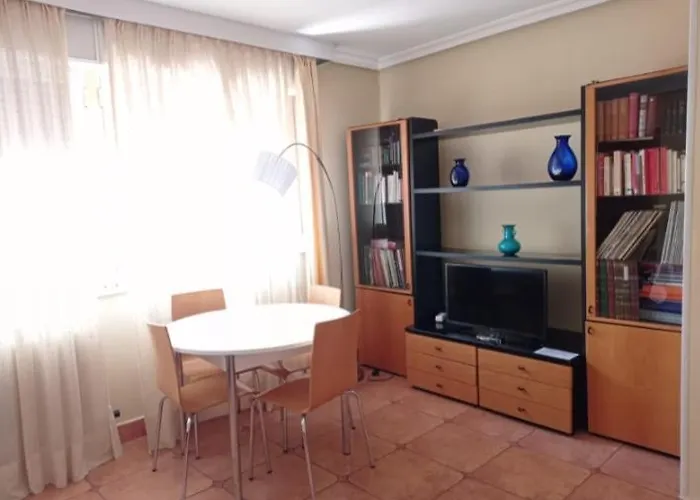 Jardines De La Muralla Free Parking Саламанка