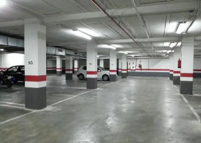 Jardines De La Muralla Free Parking Саламанка